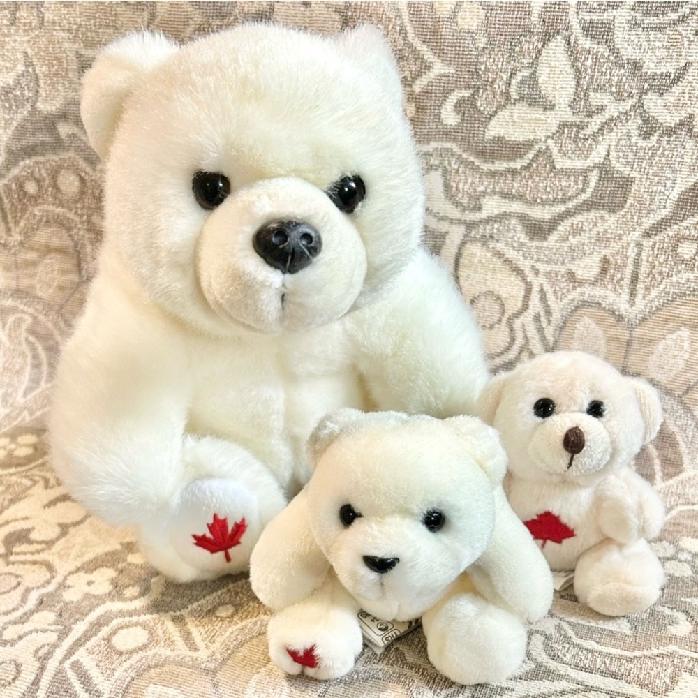 Maplefoot “Sugar” White Polar Bear and Cubs Babies Canada Maple Leaf